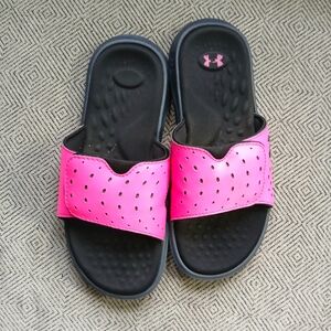 Girls Under Armour Fuchsia Slide Sandals with Cushioned Sole